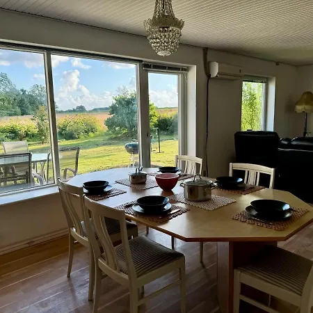 Dom wakacyjny Cosy House In The Countryside With A View *